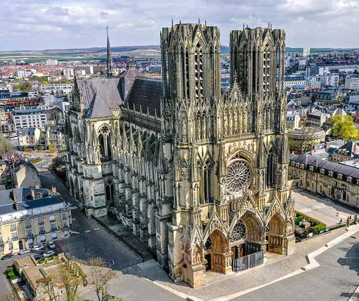 Impresionante fotografía de la Catedral de Reims en Francia