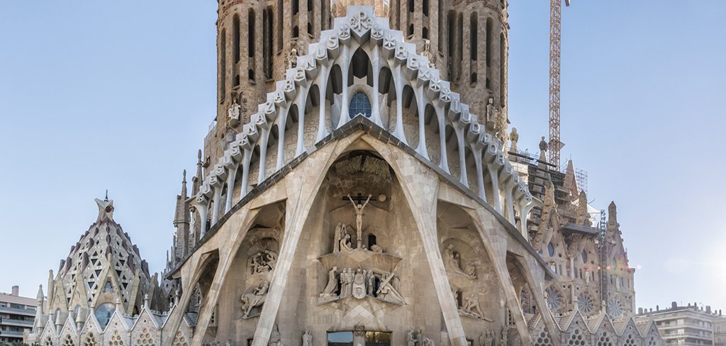 Fachad de la Pasión en la Sagrada Familia de Barcelona