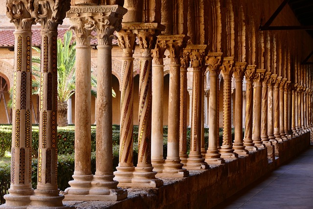 Interior de un monasterio en Sicilia