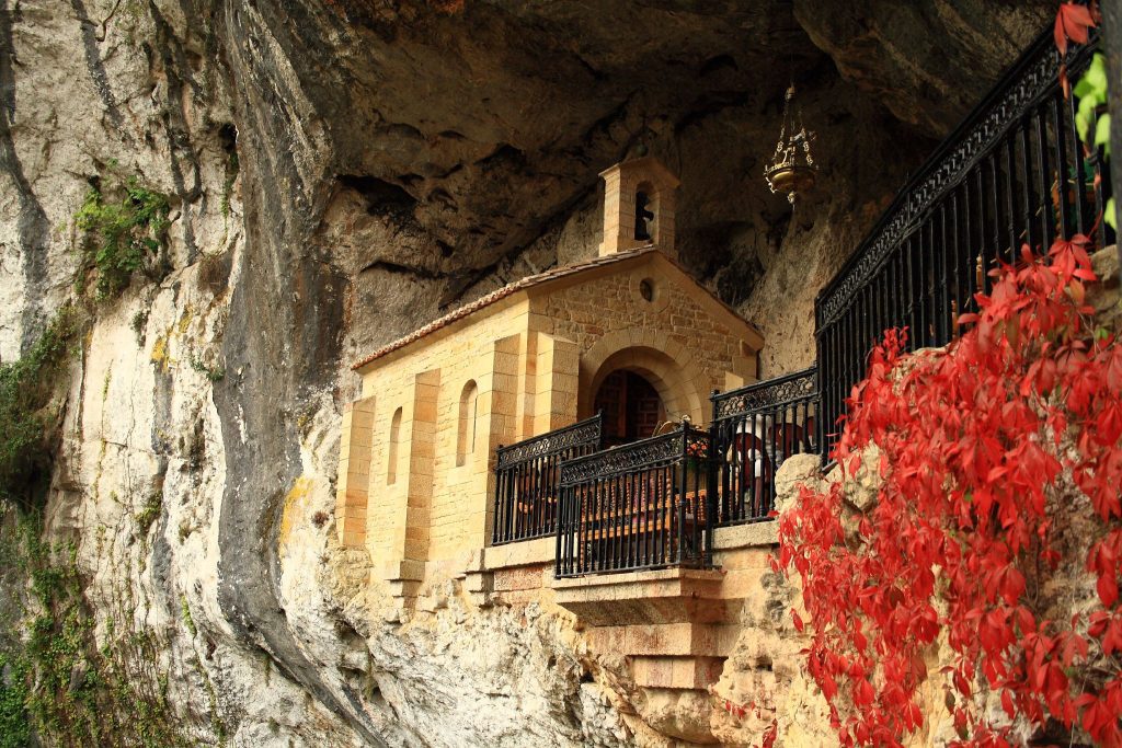 Cueva de la virgen de Covadonga, vista general