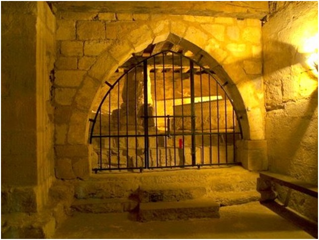 Cueva de la Virgen de Montesclaros en Cantabria