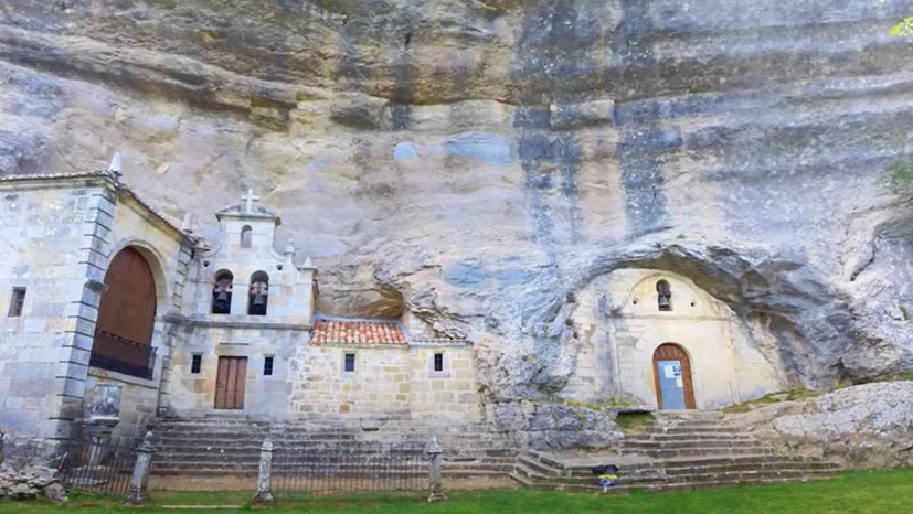 Cueva ermita de San Bernabé en Ojo Guareña