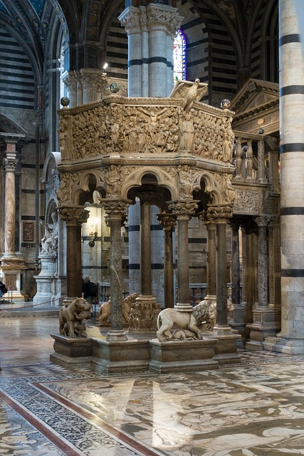 Púlpito de la Catedral de Pisa - Italia
