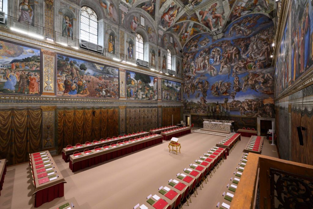 "Capilla Sixtina durante el Cónclave de 2025, lugar de elección del Papa."